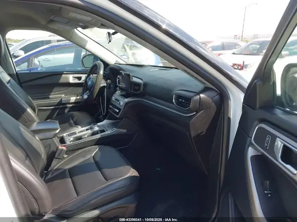 2023 FORD EXPLORER IAAI lot 43398341 auction photo 5