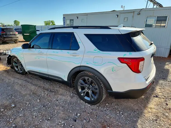 1FMSK7DH3MGA41274 2021 FORD EXPLORER - Image 2