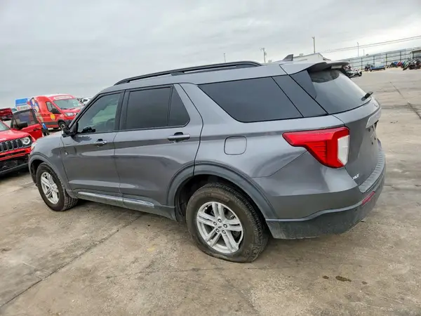 1FMSK7DH3MGB16359 2021 FORD EXPLORER - Image 2