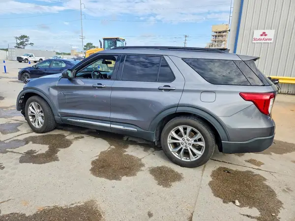 1FMSK7DH3MGB57560 2021 FORD EXPLORER - Image 2