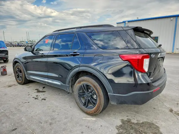 1FMSK7DH3NGA37100 2022 FORD EXPLORER - Image 2