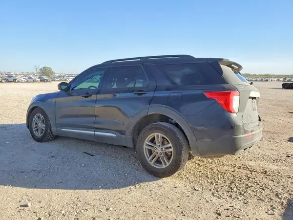 1FMSK7DH3NGA75782 2022 FORD EXPLORER - Image 2