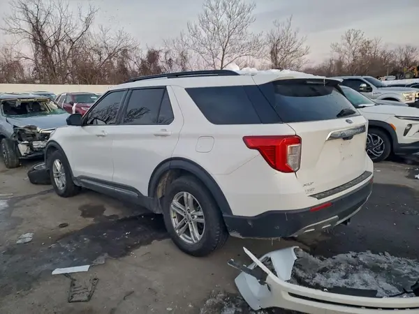 1FMSK7DH3NGB20462 2022 FORD EXPLORER - Image 2