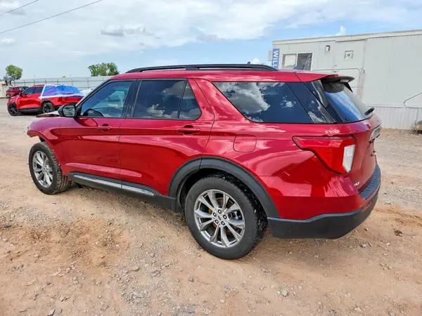 1FMSK7DH3NGB44745 2022 FORD EXPLORER - Image 2