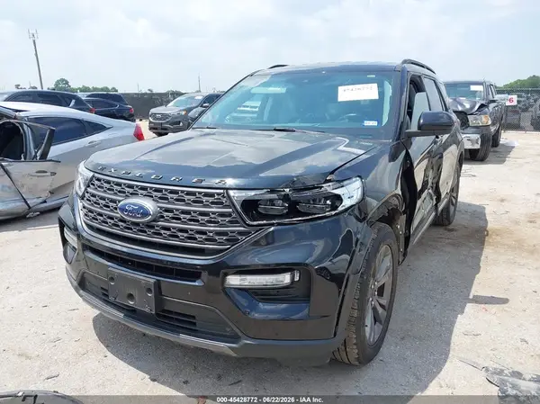 1FMSK7DH3NGB45281 2022 FORD EXPLORER - Image 2