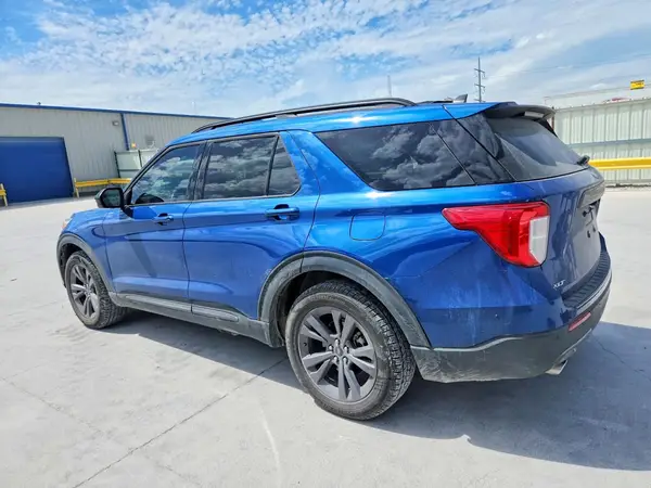 1FMSK7DH3NGB70570 2022 FORD EXPLORER - Image 2