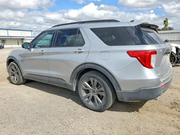 1FMSK7DH4MGA94968 2021 FORD EXPLORER - Image 2