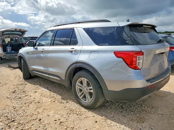 1FMSK7DH4NGB41319 2022 FORD EXPLORER - Image 2