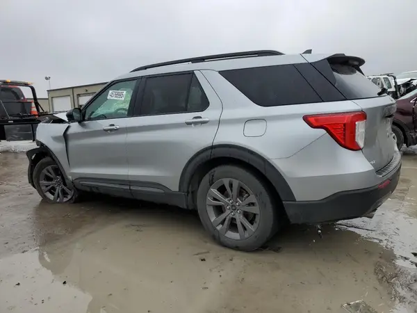 1FMSK7DH4NGB72263 2022 FORD EXPLORER - Image 2