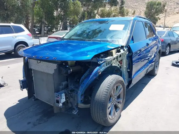 1FMSK7DH4NGC40979 2022 FORD EXPLORER - Image 2