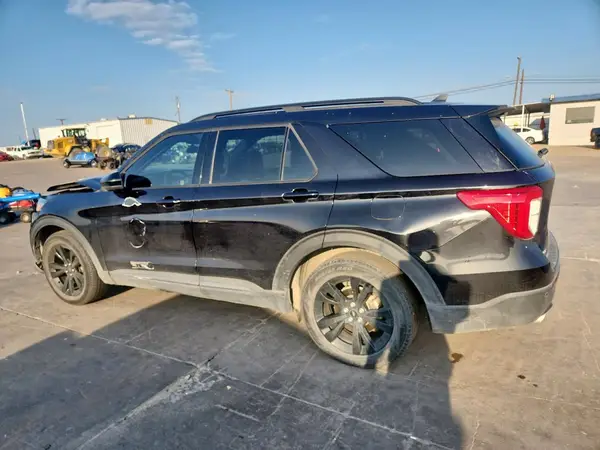 1FMSK7DH4NGC48127 2022 FORD EXPLORER - Image 2