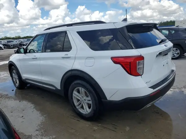 1FMSK7DH4RGA28864 2024 FORD EXPLORER - Image 2