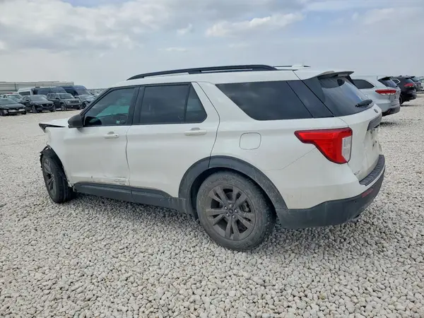 1FMSK7DH5MGA70999 2021 FORD EXPLORER - Image 2