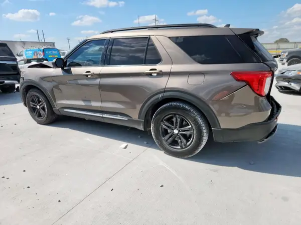 1FMSK7DH5MGA81890 2021 FORD EXPLORER - Image 2