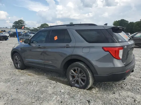 1FMSK7DH5NGB15621 2022 FORD EXPLORER - Image 2