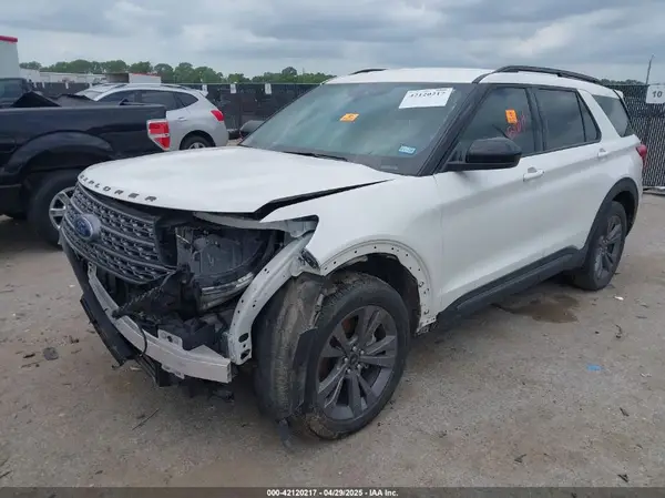 1FMSK7DH5NGC47018 2022 FORD EXPLORER - Image 2