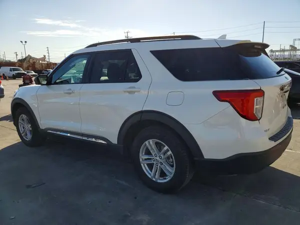 1FMSK7DH5PGC32778 2023 FORD EXPLORER - Image 2