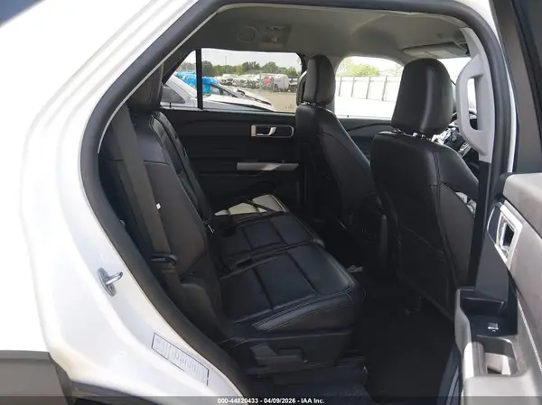 1FMSK7DH5RGA28632 2024 FORD EXPLORER - Image 8