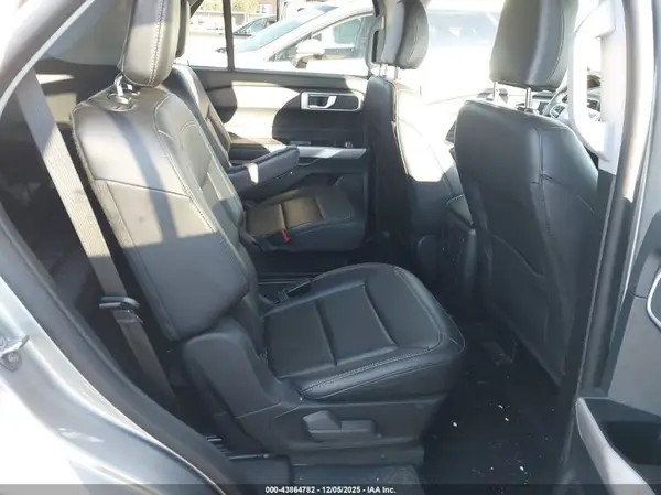 1FMSK7DH5RGA54261 2024 FORD EXPLORER - Image 8