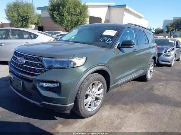 1FMSK7DH5RGA59640 2024 FORD EXPLORER - Image 2