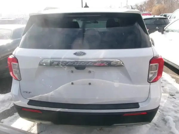1FMSK7DH6MGC11496 2021 FORD EXPLORER - Image 2