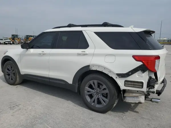 1FMSK7DH6NGA05760 2022 FORD EXPLORER - Image 2