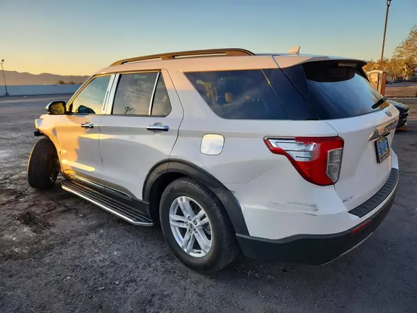 1FMSK7DH6NGA51556 2022 FORD EXPLORER - Image 2
