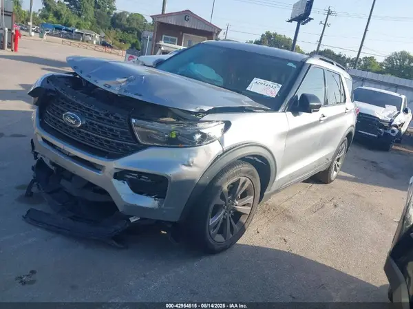 1FMSK7DH6NGB69770 2022 FORD EXPLORER - Image 2