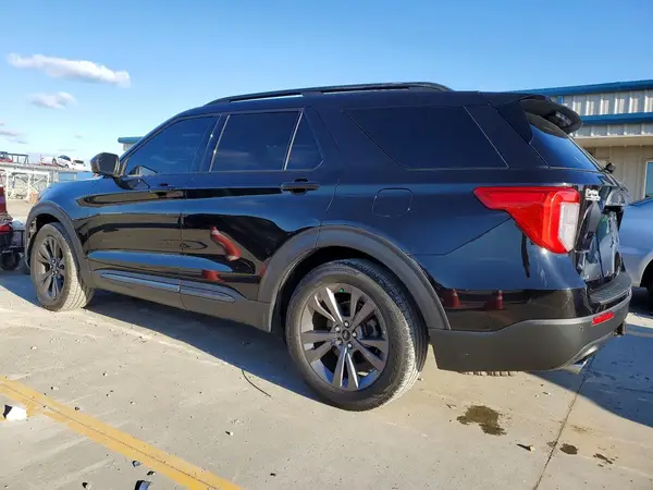 1FMSK7DH7MGA99758 2021 FORD EXPLORER - Image 2