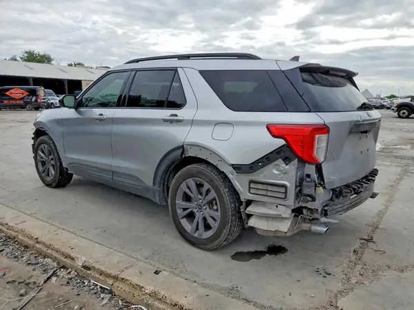1FMSK7DH7NGA67572 2022 FORD EXPLORER - Image 2