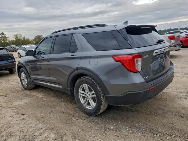 1FMSK7DH7NGB28600 2022 FORD EXPLORER - Image 2