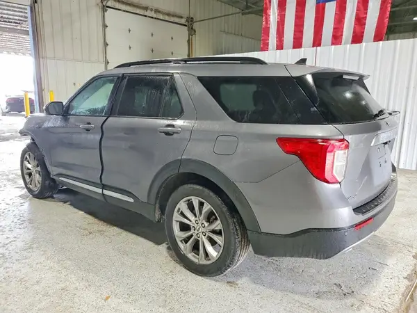 1FMSK7DH7NGB38043 2022 FORD EXPLORER - Image 2
