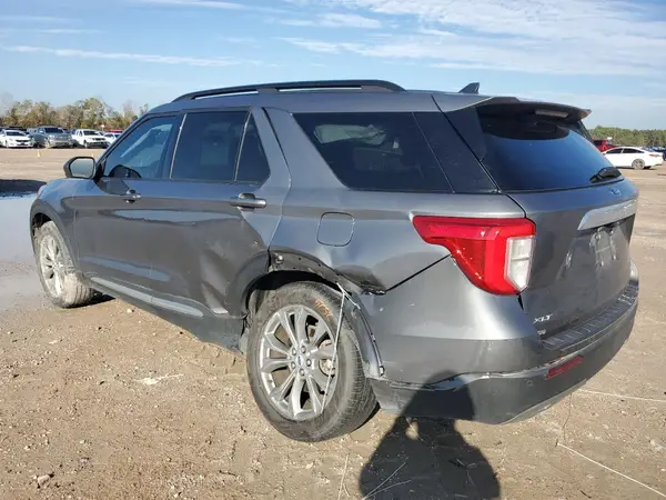 1FMSK7DH7NGB48605 2022 FORD EXPLORER - Image 2