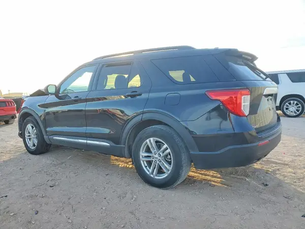 1FMSK7DH7NGC03411 2022 FORD EXPLORER - Image 2