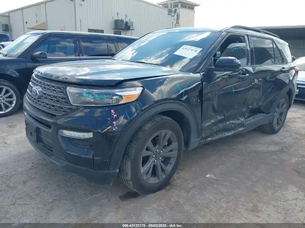 1FMSK7DH7RGA16899 2024 FORD EXPLORER - Image 2