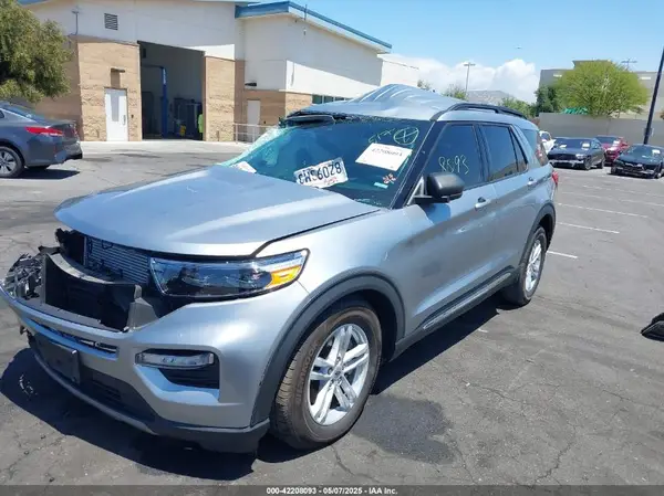 1FMSK7DH7RGA54617 2024 FORD EXPLORER - Image 2