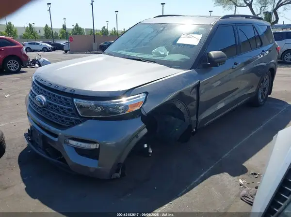 1FMSK7DH8MGA24292 2021 FORD EXPLORER - Image 2