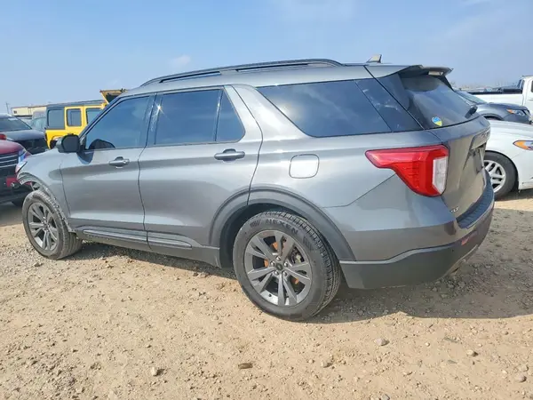 1FMSK7DH8MGB15613 2021 FORD EXPLORER - Image 2