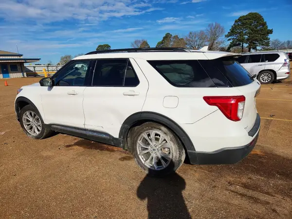 1FMSK7DH8MGC19650 2021 FORD EXPLORER - Image 2
