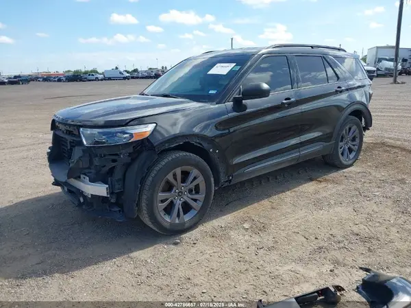 1FMSK7DH8MGC49943 2021 FORD EXPLORER - Image 2