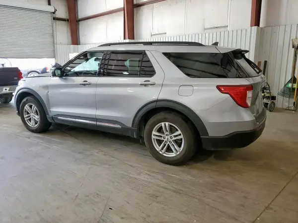 1FMSK7DH8NGA32846 2022 FORD EXPLORER - Image 2
