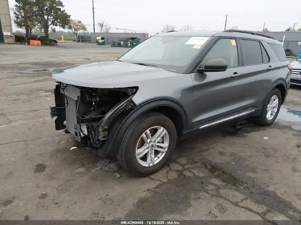 1FMSK7DH8NGB99076 2022 FORD EXPLORER - Image 2