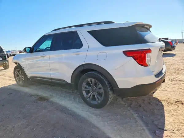 1FMSK7DH8NGC09461 2022 FORD EXPLORER - Image 2