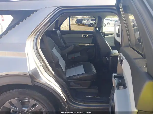 1FMSK7DH8RGA65707 2024 FORD EXPLORER - Image 8
