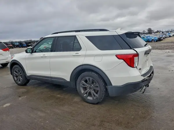 1FMSK7DH9MGB11585 2021 FORD EXPLORER - Image 2