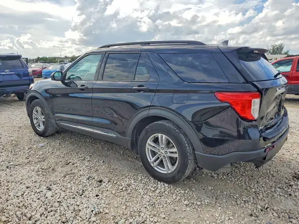 1FMSK7DH9MGC46758 2021 FORD EXPLORER - Image 2