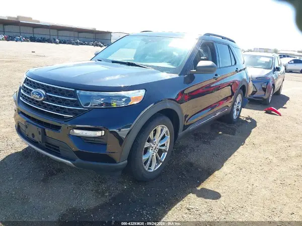 1FMSK7DH9NGA06000 2022 FORD EXPLORER - Image 2