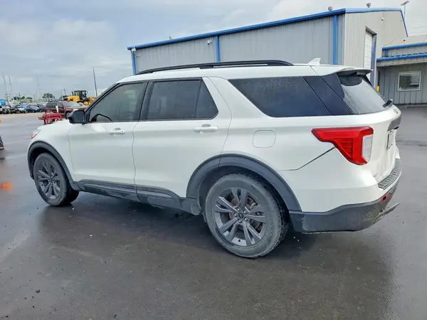 1FMSK7DH9NGA83515 2022 FORD EXPLORER - Image 2