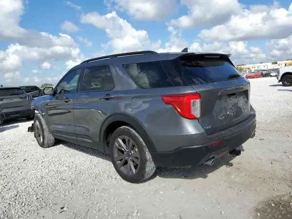 1FMSK7DH9NGA96684 2022 FORD EXPLORER - Image 2