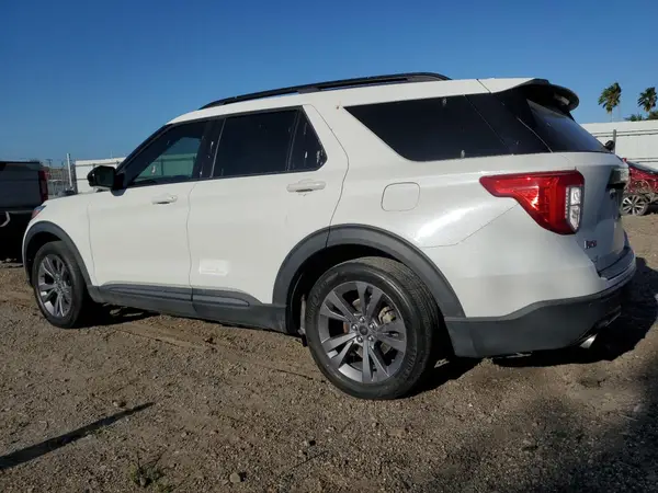 1FMSK7DH9NGB10471 2022 FORD EXPLORER - Image 2